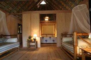 Hotel-Los-Gringos-Inside-bungalow